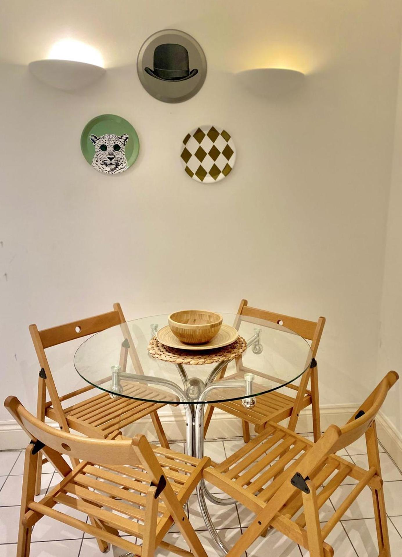2 Bed Apt- Sleeps 4 & Pet Friendly Londra
